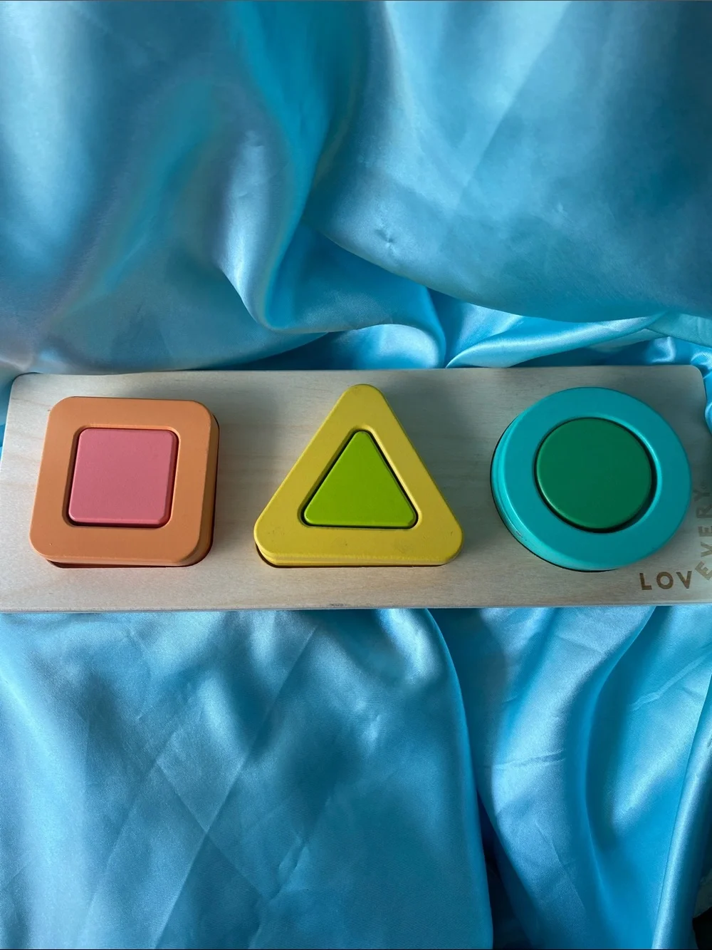 Lovevery Geo Shapes Wooden Sorting Puzzle